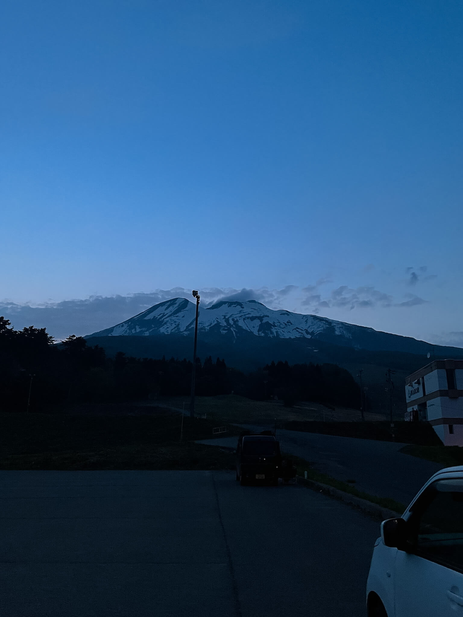 夜の岩木山