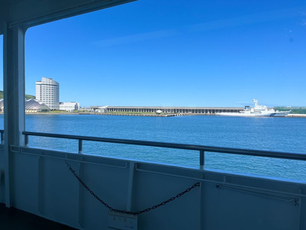 稚内港北防波堤ドーム遠景
